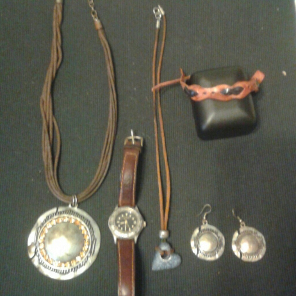 Leather GUESS watch and miscellaneous jewelry